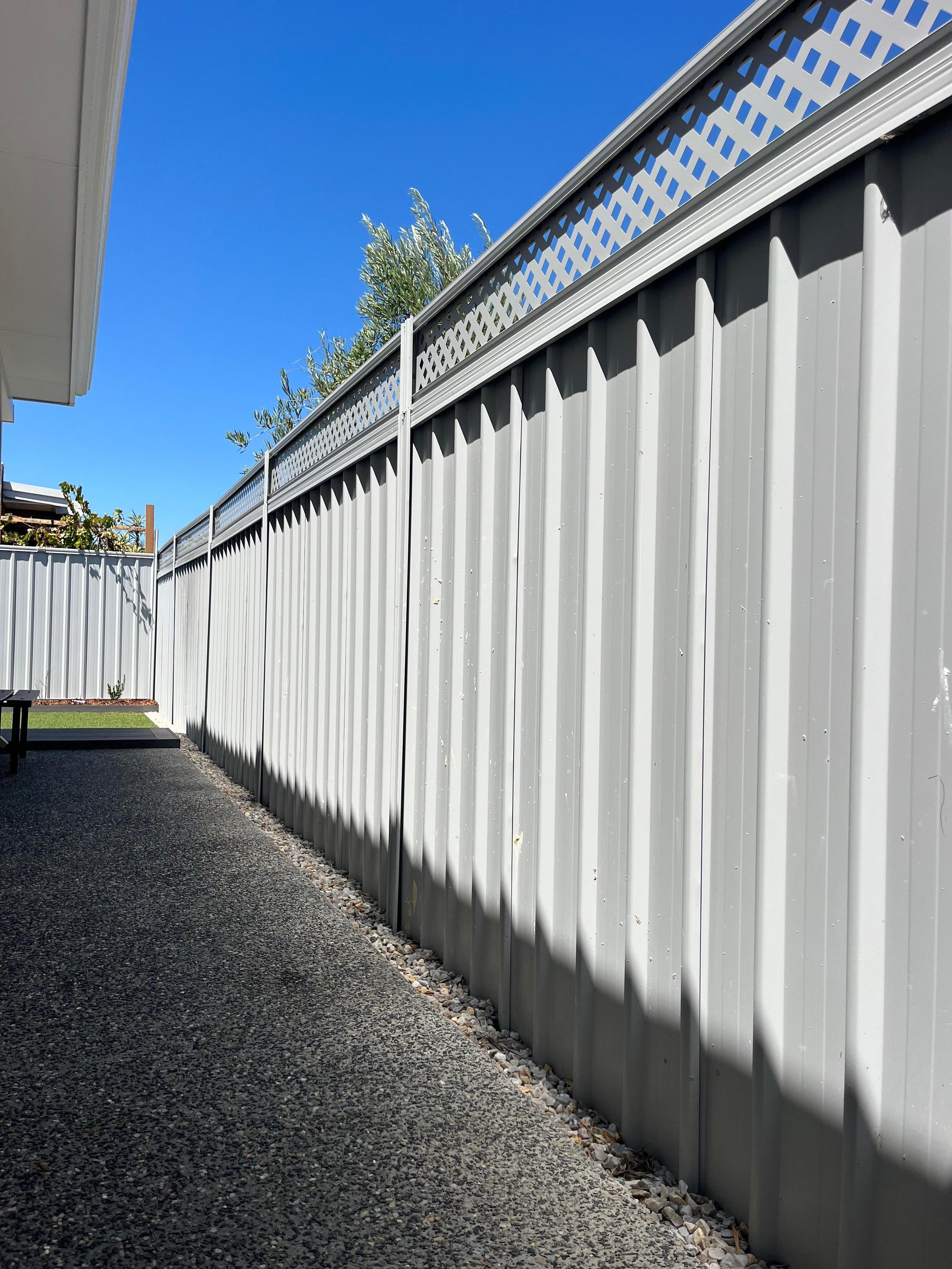 Colorbond fence with lattice top detail